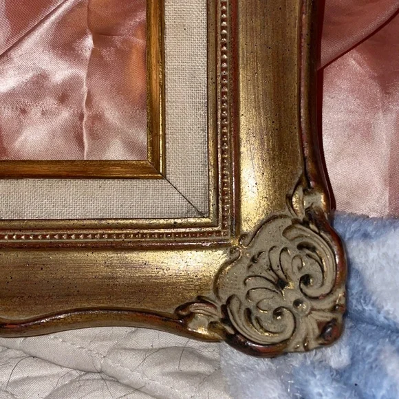 Elegant Gold Ornate Picture Frame